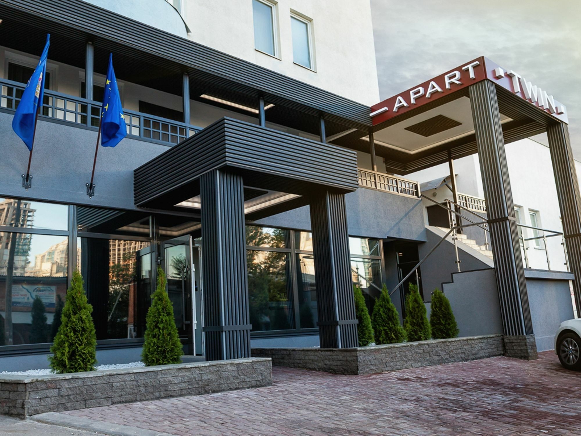 Twin Apart Hotel Kiew Exterior foto